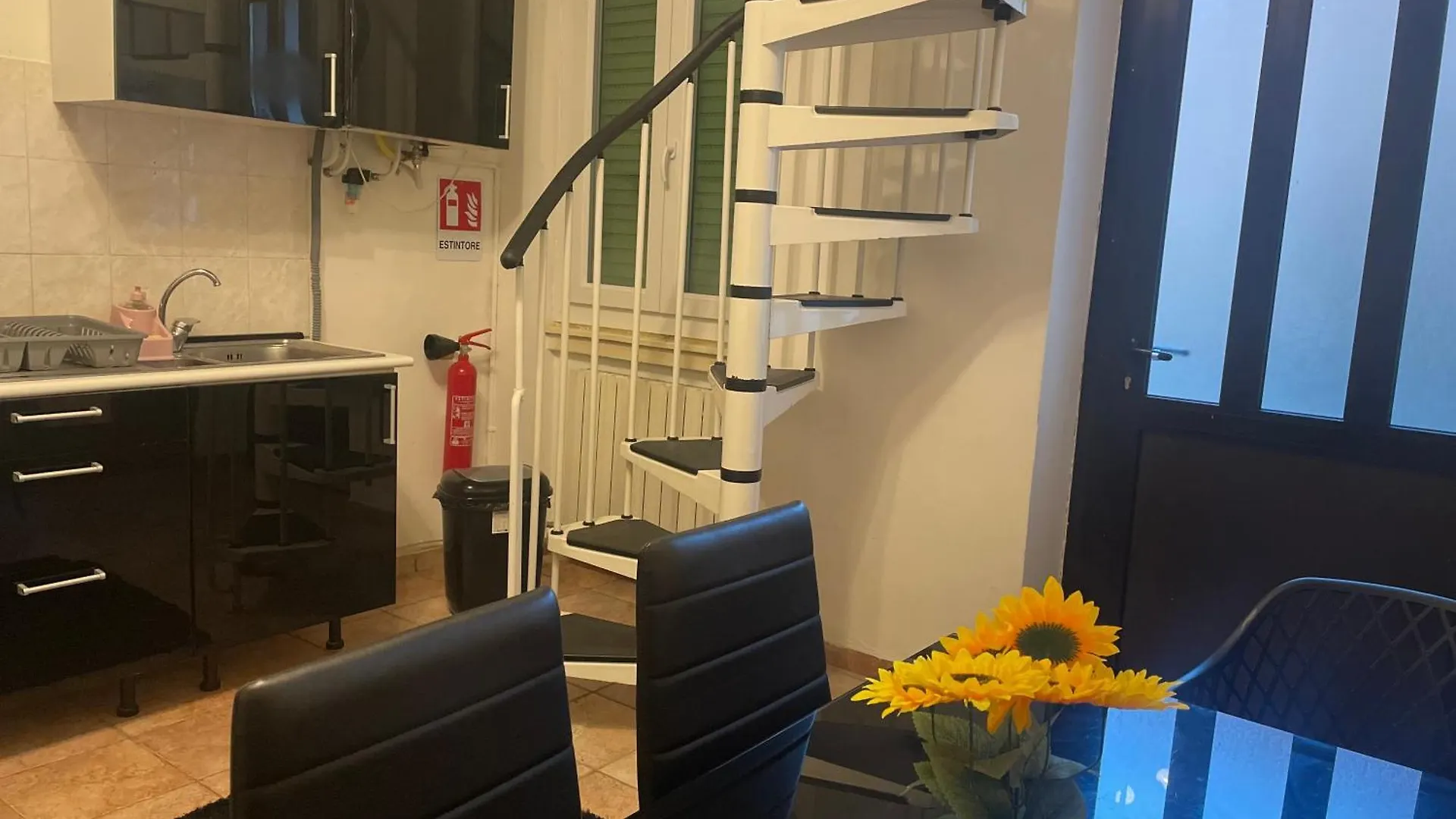 Holiday home Malpensa House 29 Piu Servizio Taxi Mxp 20 Euro Lonate Pozzolo